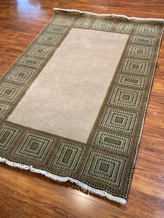 Usona Border 4x6. Reduced From $1490 To Only $495! Closeout! OTHER SIZES AVAILABLE!